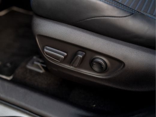 Toyota RAV4 2.5 Hybrid Black Edition | Panodak | Stoel & Stuur verw. | Prijs Rijklaar!! ActivLease financial lease