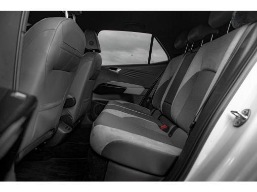 Volkswagen ID.3 First Plus 58 kWh | Camera | Adaptive Cruise | Stoelverwarming | ActivLease financial lease