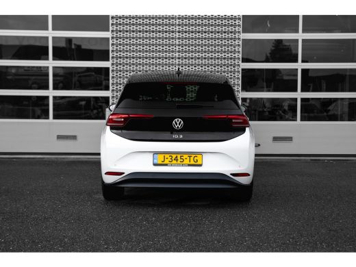 Volkswagen ID.3 First Plus 58 kWh | Camera | Adaptive Cruise | Stoelverwarming | ActivLease financial lease