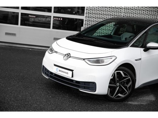 Volkswagen ID.3 First Plus 58 kWh | Camera | Adaptive Cruise | Stoelverwarming | ActivLease financial lease