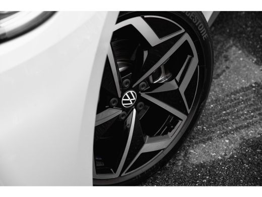 Volkswagen ID.3 First Plus 58 kWh | Camera | Adaptive Cruise | Stoelverwarming | ActivLease financial lease