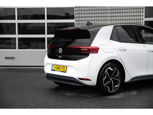 Volkswagen ID.3 First Plus 58 kWh | Camera | Adaptive Cruise | Stoelverwarming | ActivLease financial lease