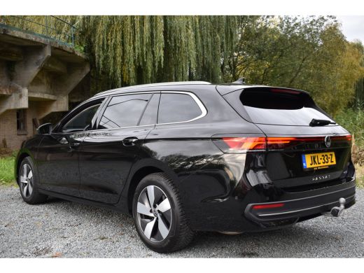 Volkswagen Passat Variant 1.5 eTSI 150PK DSG BUSINESS 360-CAMERA/ALCANTARA/TREKHAAK ActivLease financial lease