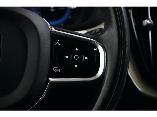 Volvo  XC60 2.0 T6 Plug-in hybrid AWD Inscription | Long Range | Trekhaak | PDC V+A 360 camera | Panoramadak ... ActivLease financial lease