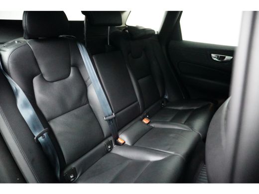 Volvo  XC60 2.0 T6 Plug-in hybrid AWD Inscription | Long Range | Trekhaak | PDC V+A 360 camera | Panoramadak ... ActivLease financial lease