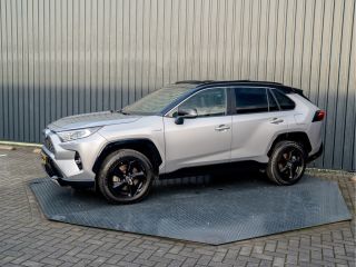 Toyota RAV4 2.5 Hybrid Black Edition | Panodak | Stoel & Stuur verw. | Prijs Rijklaar!!