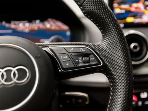 Audi Q2 35 TFSI S-Line Sport 150Pk Automaat (SCHUIFDAK, VIRTUAL COCKPIT, GROOT NAVI, GETINT GLAS, ADAPTIV... ActivLease financial lease