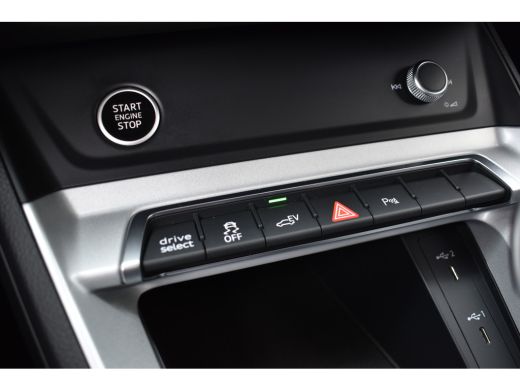 Audi Q3 45 TFSI e 245pk S-TRONIC PRO-LINE VIRTUAL/PDC/CARPLAY ActivLease financial lease