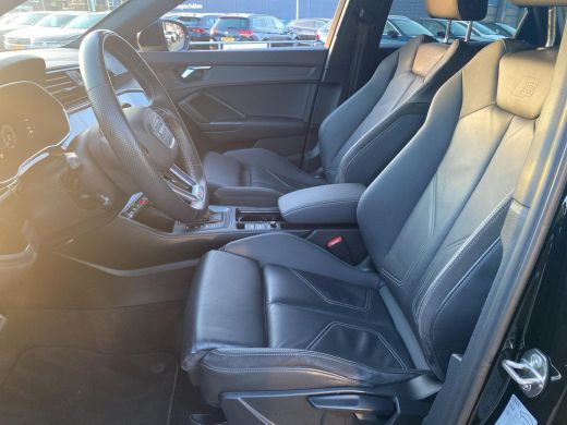 Audi Q3 45 TFSI e S Edition | Leder | Led | Camera ActivLease financial lease