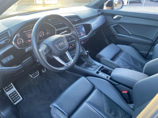 Audi Q3 45 TFSI e S Edition | Leder | Led | Camera ActivLease financial lease