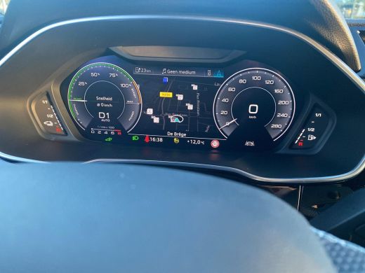 Audi Q3 45 TFSI e S Edition | Leder | Led | Camera ActivLease financial lease