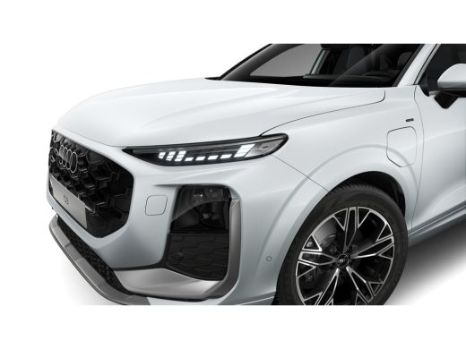 Audi Q3 S edition | Adaptive cruise control | Audi sound system | Cruise control ActivLease financial lease