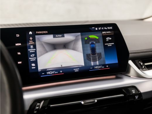 BMW 2 Serie Active Tourer 218i Sportline Automaat (PANORAMADAK, LIVE COCKPIT PLUS, APPLE CARPLAY, HARMAN/KARD... ActivLease financial lease