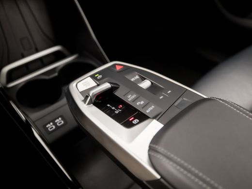 BMW 2 Serie Active Tourer 218i Sportline Automaat (PANORAMADAK, LIVE COCKPIT PLUS, APPLE CARPLAY, HARMAN/KARD... ActivLease financial lease