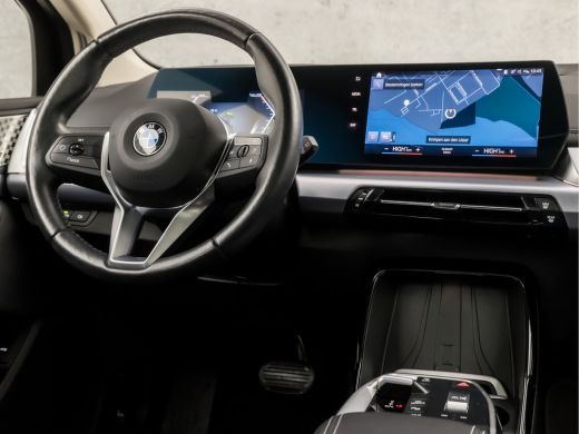 BMW 2 Serie Active Tourer 218i Sportline Automaat (PANORAMADAK, LIVE COCKPIT PLUS, APPLE CARPLAY, HARMAN/KARD... ActivLease financial lease