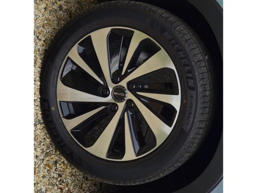 BYD SEAL U 1.5 DM-i FWD Boost  Plug-in Hybrid Luxe uitvoering diverse kleuren op voorraad direct leverbaar ActivLease financial lease