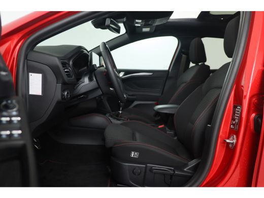 Ford Focus 1.0 EcoBoost Hybrid ST Line X Pano dak | Adaptieve Cruise | Sync 4 | Elektris. kofferklep | Full ... ActivLease financial lease