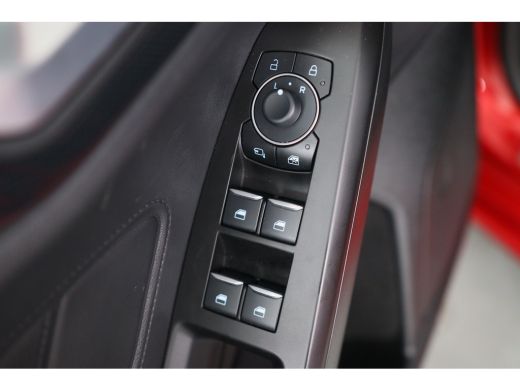 Ford Focus 1.0 EcoBoost Hybrid ST Line X Pano dak | Adaptieve Cruise | Sync 4 | Elektris. kofferklep | Full ... ActivLease financial lease