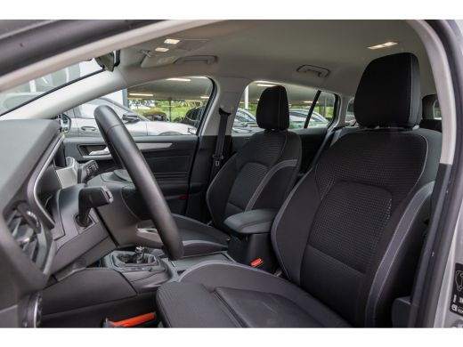 Ford Focus 1.0 EcoBoost Hybrid Trend Edition Business | Achteruitrijcamera | Apple Carplay/Android Auto | Na... ActivLease financial lease