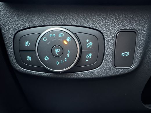 Ford Focus 1.5 150PK ST Line X Business AUTOMAAT | STOEL-, STUUR- EN VOORRUITVERWARMING| NAVIGATIE| CAMERA| ... ActivLease financial lease