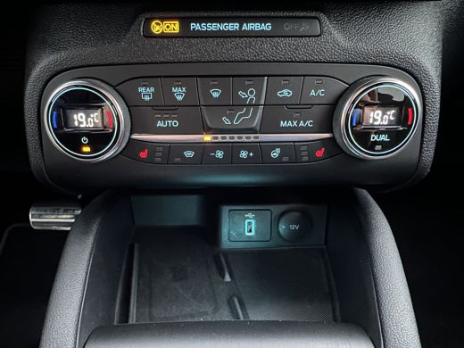 Ford Focus 1.5 150PK ST Line X Business AUTOMAAT | STOEL-, STUUR- EN VOORRUITVERWARMING| NAVIGATIE| CAMERA| ... ActivLease financial lease