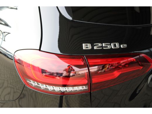 Mercedes-Benz B-Klasse 250 e Premium Plus | AMG - Line | Cruise control | Climate control | Camera | LED matrix | ActivLease financial lease