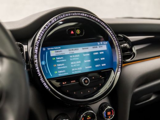 Mini Cooper 1.5 Cooper Camden Sport Automaat (PANORAMADAK, VIRTUAL COCKPIT, DEALER ONDERHOUDEN, APPLE CARPLAY... ActivLease financial lease
