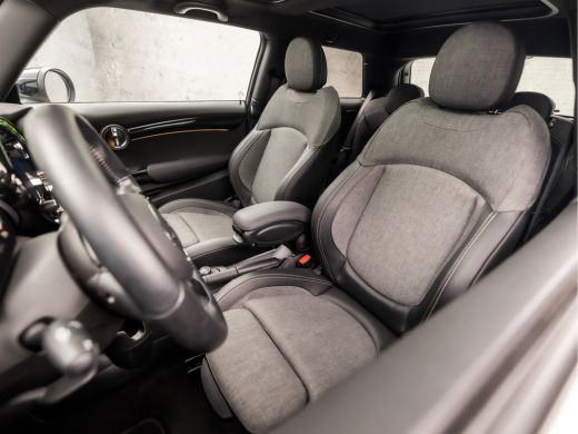 Mini Cooper 1.5 Cooper Camden Sport Automaat (PANORAMADAK, VIRTUAL COCKPIT, DEALER ONDERHOUDEN, APPLE CARPLAY... ActivLease financial lease