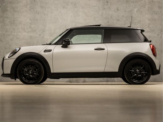 Mini Cooper 1.5 Cooper Camden Sport Automaat (PANORAMADAK, VIRTUAL COCKPIT, DEALER ONDERHOUDEN, APPLE CARPLAY... ActivLease financial lease