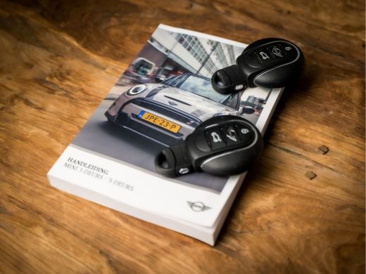 Mini Cooper 1.5 Cooper Camden Sport Automaat (PANORAMADAK, VIRTUAL COCKPIT, DEALER ONDERHOUDEN, APPLE CARPLAY... ActivLease financial lease