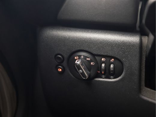 Mini Cooper 1.5 Cooper Camden Sport Automaat (PANORAMADAK, VIRTUAL COCKPIT, DEALER ONDERHOUDEN, APPLE CARPLAY... ActivLease financial lease