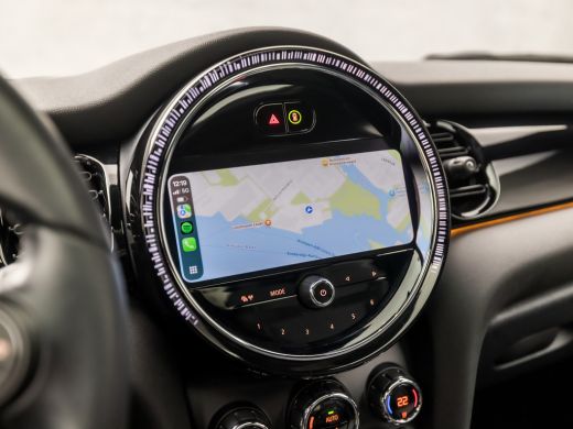 Mini Cooper 1.5 Cooper Camden Sport Automaat (PANORAMADAK, VIRTUAL COCKPIT, DEALER ONDERHOUDEN, APPLE CARPLAY... ActivLease financial lease