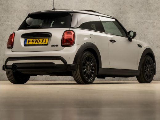 Mini Cooper 1.5 Cooper Camden Sport Automaat (PANORAMADAK, VIRTUAL COCKPIT, DEALER ONDERHOUDEN, APPLE CARPLAY... ActivLease financial lease