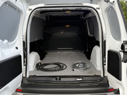 Nissan Townstar N-Connecta TEKNA L2H1 / 45 kWh / 100% Elektrisch / Fabrieksgarantie / 5.907 km / Camera / ECC / C... ActivLease financial lease