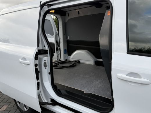 Nissan Townstar N-Connecta TEKNA L2H1 / 45 kWh / 100% Elektrisch / Fabrieksgarantie / 5.907 km / Camera / ECC / C... ActivLease financial lease