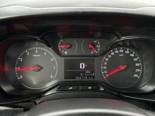 Opel Combo 1.5D 102 PK / L2H1 / 22.719 KM !! / 1e EIG. / INRICHTING / AIRCO / CRUISE / NAVI / APPLE CARPLAY ... ActivLease financial lease