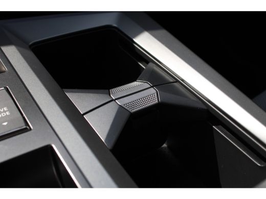 Opel Grandland GS | Draadloze telefoonlader (Inductie) | Elektronische klimaatregeling met twee zones | LED dagr... ActivLease financial lease