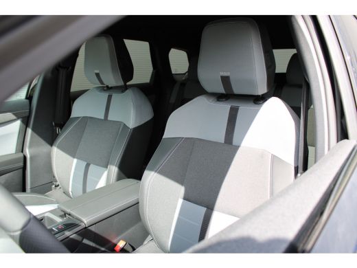 Opel Grandland GS | Draadloze telefoonlader (Inductie) | Elektronische klimaatregeling met twee zones | LED dagr... ActivLease financial lease