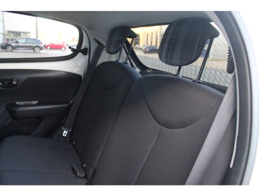 Peugeot 108 1.0 e-VTi Style | Bluetooth | Centrale Vergrendeling | Airco | LED | Getint Glas | | Bluetooth | ... ActivLease financial lease