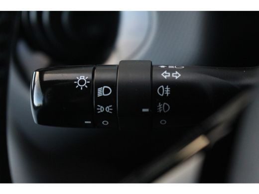 Peugeot 108 1.0 e-VTi Style | Bluetooth | Centrale Vergrendeling | Airco | LED | Getint Glas | | Bluetooth | ... ActivLease financial lease