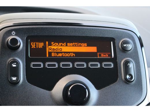 Peugeot 108 1.0 e-VTi Style | Bluetooth | Centrale Vergrendeling | Airco | LED | Getint Glas | | Bluetooth | ... ActivLease financial lease