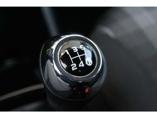 Peugeot 108 1.0 e-VTi Style | Bluetooth | Centrale Vergrendeling | Airco | LED | Getint Glas | | Bluetooth | ... ActivLease financial lease