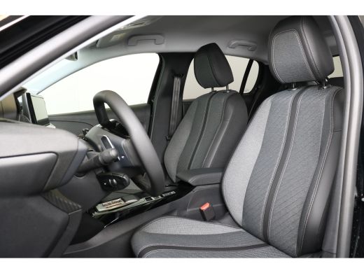 Peugeot 208 Allure | 16" Lichtmetalen velgen 'ELBORN' | Climate Control | Dashboard en deurpanelen in kunstst... ActivLease financial lease