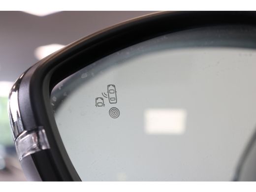 Peugeot 208 Allure | 16" Lichtmetalen velgen 'ELBORN' | Climate Control | Dashboard en deurpanelen in kunstst... ActivLease financial lease