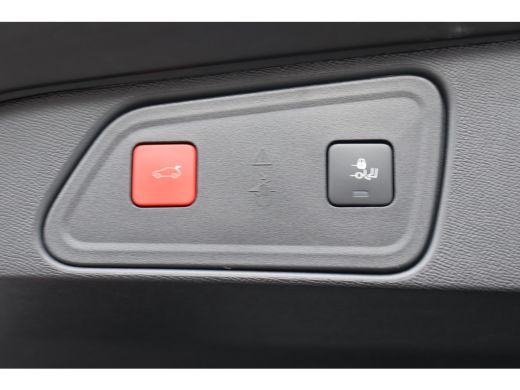 Peugeot 3008 1.2 PURETECH 130PK GT PACK AUTOMAAT / NAVI / LEDER / CLIMA / PDC / 19" LMV / CAMERA / BLACK PACK ... ActivLease financial lease