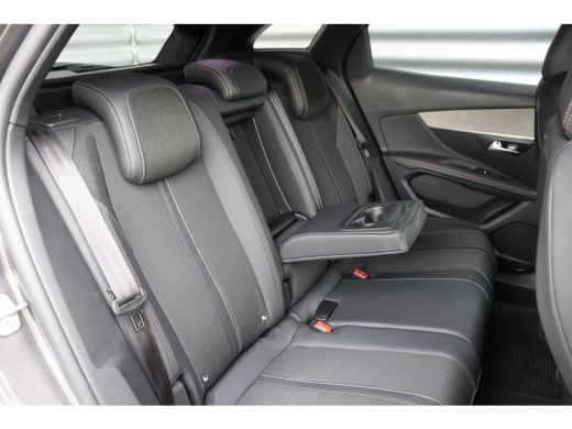 Peugeot 3008 1.2 PURETECH 130PK GT PACK AUTOMAAT / NAVI / LEDER / CLIMA / PDC / 19" LMV / CAMERA / BLACK PACK ... ActivLease financial lease