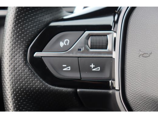 Peugeot 3008 1.2 PURETECH 130PK GT PACK AUTOMAAT / NAVI / LEDER / CLIMA / PDC / 19" LMV / CAMERA / BLACK PACK ... ActivLease financial lease