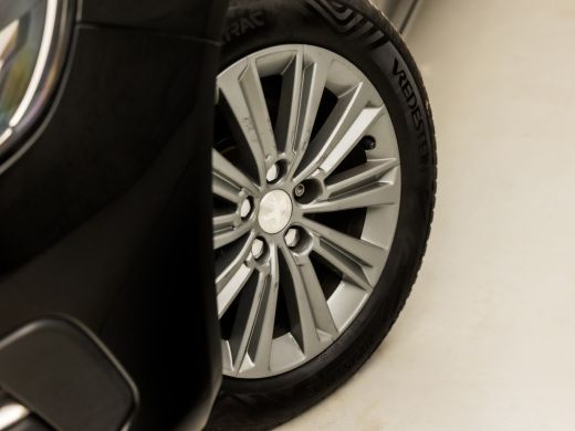 Peugeot 308 SW 1.2 PureTech Premium Sport Automaat (PANORAMADAK, APPLE CARPLAY, GROOT NAVI, 360 CAMERA, SPORT... ActivLease financial lease