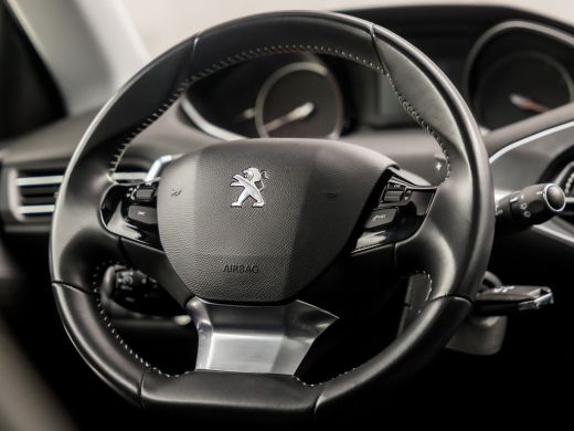Peugeot 308 SW 1.2 PureTech Premium Sport Automaat (PANORAMADAK, APPLE CARPLAY, GROOT NAVI, 360 CAMERA, SPORT... ActivLease financial lease