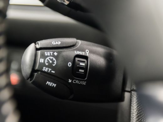 Peugeot 308 SW 1.2 PureTech Premium Sport Automaat (PANORAMADAK, APPLE CARPLAY, GROOT NAVI, 360 CAMERA, SPORT... ActivLease financial lease